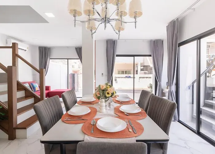 Miq Ekkamai3_pool Villa_3br House 別墅